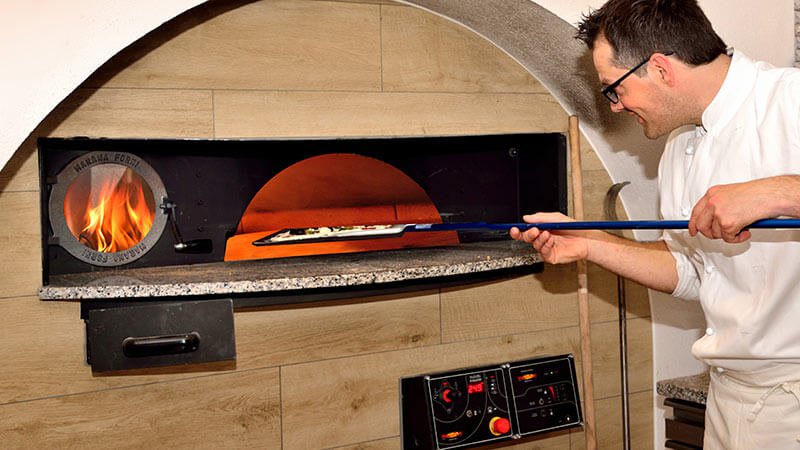 Albergo Anich - di provare una delle nostre pizze fatte in casa  